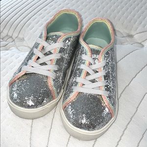 Osh Kosh Girls’ glitter sneakers